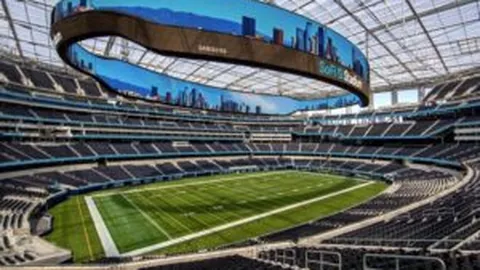 “西甲关键对决：巴基奥助力桑切斯连下两城”